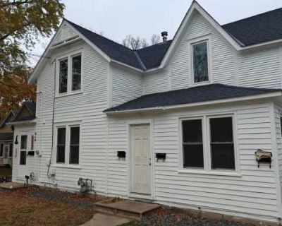 1 Bedroom 1BA 400 ft Pet-Friendly Apartment For Rent in Owatonna, MN