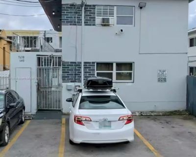 N Miami Avenue. This cozy 1-bedroom, 1-bathroom apartment offers peace, privacy, and charm in one of Miami s most connected neighborhoods. With approx. 475 sq ft, it features beautiful, low-maintenance hardwood floors, a bright living room, and a well-equipped kitchen with ample storage. The bedroom is quiet and ideal for rest and relaxation. You ll enjoy the ease of a private entrance and the ...