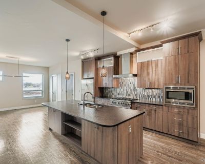 3 Bedroom 2BA 2039 ft Apartment For Rent in Denver, CO