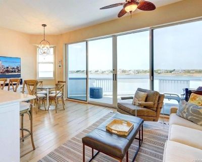 1 Bedroom 2BA 860 ft Condo For Rent in Westhampton Beach, NY