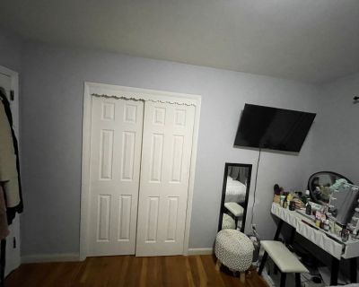 $950 per month room to rent in Kinross Heights