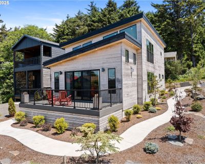 3 Bedroom 3BA 2498 ft Single Family House For Sale in Cannon Beach, OR