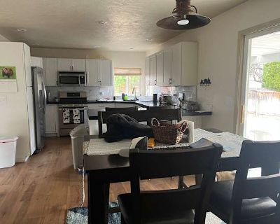 Available on: now. Unfurnished. Pet friendly. Parking available * Dog friendly * Students welcome Andrew will require background checks for this room Learn more. 4 bedroom house in very nice area of meridian. Large backyard with plenty of space. The room is 11x 10. It is a 3 bath house however only two showers, so would have to share with roommate. Full usage of kitchen, garage, family room, an...