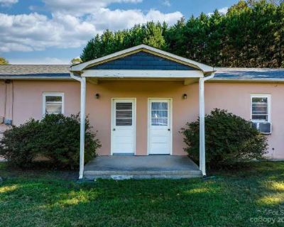 2 Bedroom 1BA 907 ft Apartment For Rent in Gamewell, NC