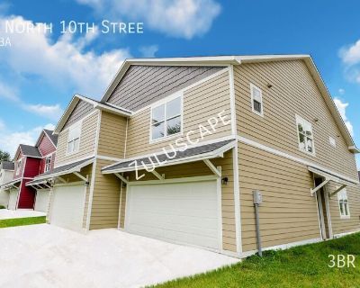 3 Bedroom 2BA 1762 ft Pet-Friendly Single-family home For Rent in Elwood, IN