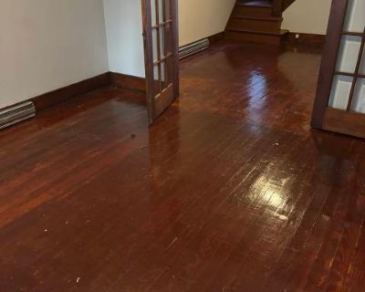 3 Bedroom 1BA 1920 ft Pet-Friendly Apartment For Rent in Marshallton, PA