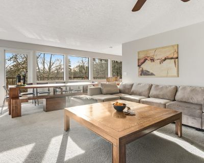 2 Bedroom 2BA Pet-Friendly House Vacation Rental in Angler's Retreat on the...