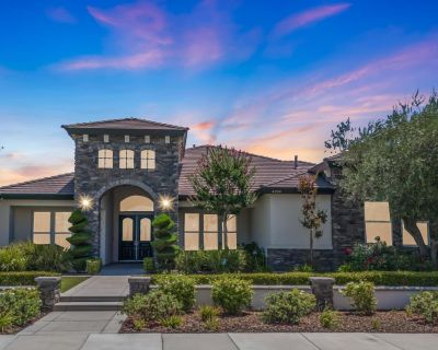 4 Bedroom 3BA 3635 ft Single Family House For Sale in Bakersfield, CA