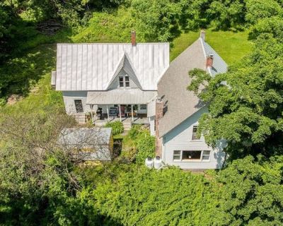 4 Bedroom 2BA 2440 ft Single Family Home For Sale in THETFORD, VT