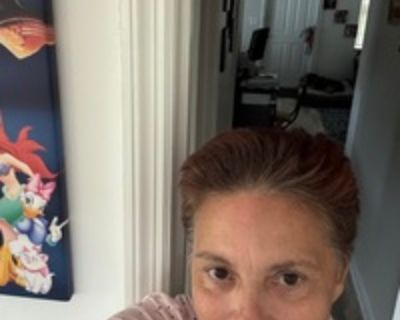 Diane B is looking for a New Roommate in Tampa with a budget of $450.00