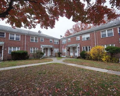 3 Bedroom 1BA 1200 ft Condo For Sale in Hamden, CT
