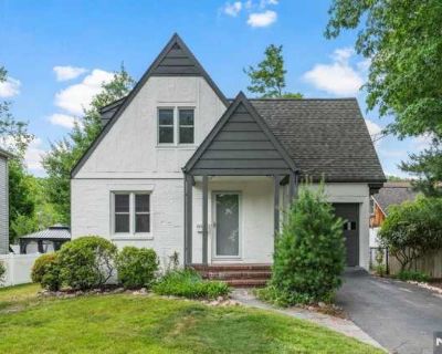 181 5th Street. image_url. On-site laundry Hardwood floors Garage Recently renovated Unit Amenities hardwood floors recently renovated Property Amenities on-site laundry parking garage. 3 Bedroom. 1.5 Bathroom. 1100 ft