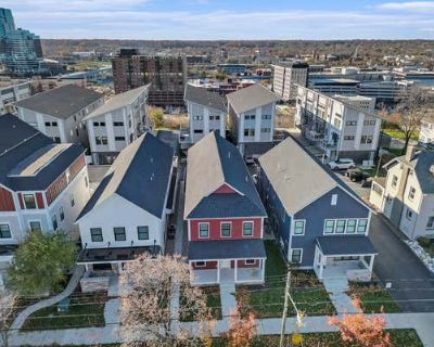 1 Bedroom 2BA 829 ft Condominium For Sale in GRAND RAPIDS, MI