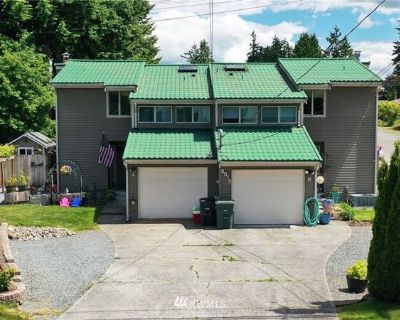 3 Bedroom 2BA 1,500 ft Pet-Friendly Condo For Rent in Everett, WA