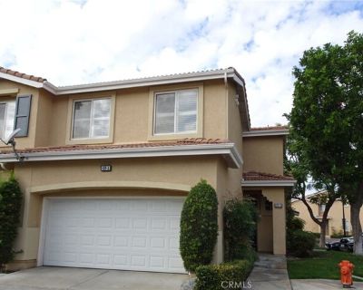 406 N Kenwood Unit A. Beautiful townhouse style condo in gated community. Premium corner lot location. a large private patio. Two car attached garage with direct access into the unit. Kitchen with plenty of cabinet space, appliance, stove. Dinning area next o the living room, with a sliding door to the back patio. Large living room with fireplace. A powder room on main floor. Upstairs with a ma...