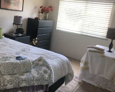Room available for rent in a house in College Park in Irvine, CA. If you are looking for a safe and quiet place to live and study, this is the place! We only accept FEMALES. 2 Bedroom. 1 Bathroom