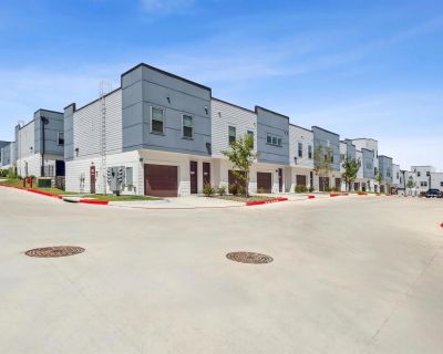 1 Bedroom 1BA 1015 ft Single Family House For Rent in Austin, TX