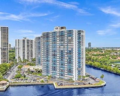 1 Bedroom 1BA 1033 ft Condo For Sale in Aventura, FL