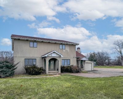 4072 ft Commercial Property For Sale in West Chicago, IL