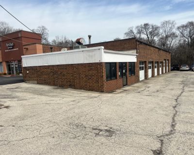 3750 ft Commercial Property For Sale in Libertyville, IL