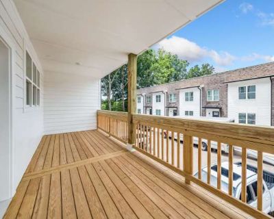 3816 Sperry Land Court. The second-biggest city in the state, Raleigh's vibe is energetic and innovative. Patio / balcony Hardwood floors Dishwasher Pet friendly Garage Air conditioning Unit Amenities air conditioning ceiling fan dishwasher hardwood floors microwave oven patio / balcony range Property Amenities cats allowed dogs allowed pet friendly parking garage. Pets allowed. 4 Bedroom. 4.5 ...