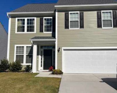 3 Bedroom 2.5BA 2424 ft Apartment For Rent in Ladson, SC