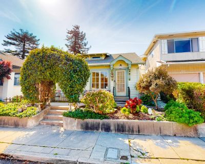 1 Bedroom 1BA Retreat Vacation Rental in Beach Hill Bungalow, Santa Cruz, CA