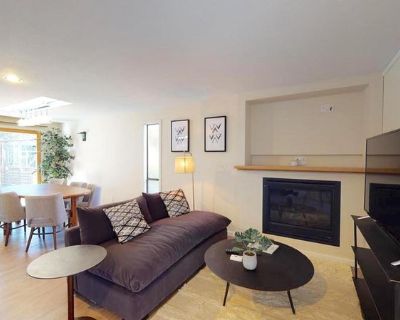 Unfurnished Room for Rent - Contemporary West Seattle Home with Large Deck