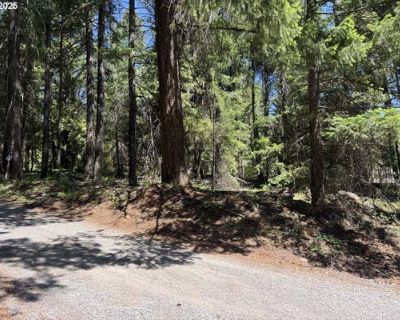 Single Family Home For Sale in KLAMATH FALLS, OR