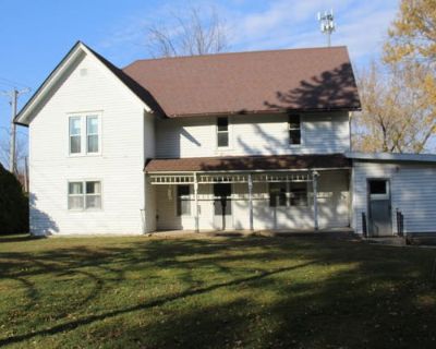 4 Bedroom 1BA 1872 ft Single Family Home For Sale in BELVIDERE, IL