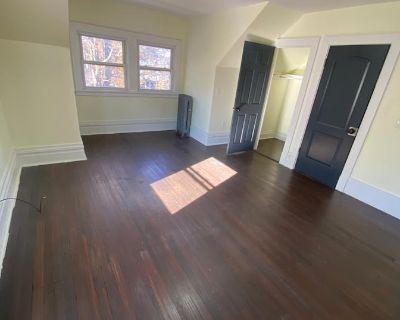 Available on: now. Unfurnished. Pet friendly. Parking available * LGBTQ+ friendly * Cat friendly * Children friendly * 40+ years welcome Jeff will require background checks for this room Learn more. We Host a safe and clean Home you can consider a Humble Abode! Close to all forms of Transportation including Penn Station into NYC A quiet neighborhood and plenty of street parking. Our Property is...