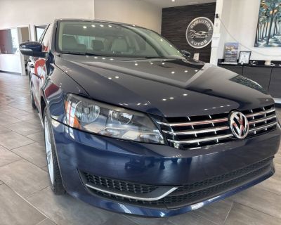 Used 2014 Volkswagen Passat 1.8T SE w/Sunroof and Navigation  Automatic
