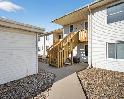 2 Bedroom 1BA 888 ft Condo For Sale in Ankeny, IA