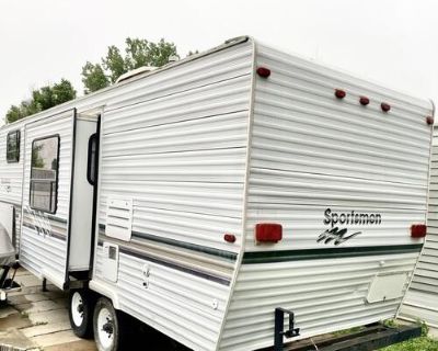 1998 KZ Sportsmen 5th Wheel Camper - Bunks - Slide Out- Camping Ready!!