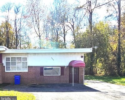 10879 Clarksville Pike # C. Property for Rent in Columbia, MD for $950. This property was built in 1962 on a lot size of 1.. Fantastic Commercial Opportunity on Route 108! Discover a versatile 500 sq. ft. office space offering excellent visibility and convenient zero-entry access. This bright, flexible area is ideal for a variety of uses from a professional office or meeting space to a small ch...