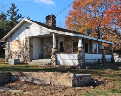 2 Bedroom 1BA 1355 ft Single Family House For Sale in West Plains, MO