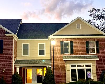 230 ft Furnished Commercial Property For Rent in South Windsor, CT