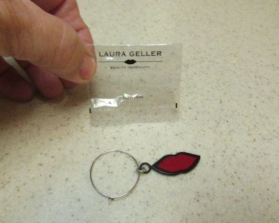 Wine Glass Charm -- In The Shape Of Red Lips - NIP