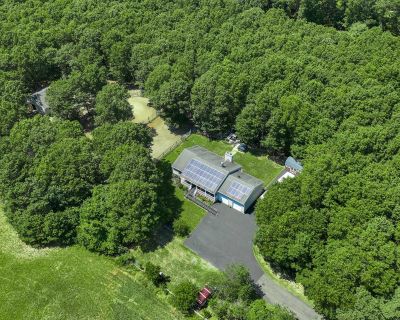 3 Bedroom 2BA 1700 ft Single Family Home For Sale in Center Moriches, NY