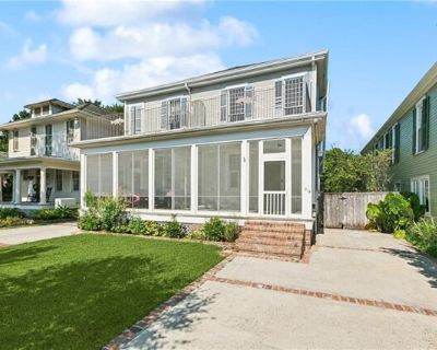 914 Fern St. Charming Spacious Two Story 3 Bedroom 2.5 Bathroom Property , beautiful hardwood floors throughout the whole property with lots of historic wood details. Features: Large Yard , ample Off Street Parking, 3 porch/balconies. Located ONE block from Maple Street shopping/restaurant district, 2 blocks from the Carrollton Ave Street Car and the many restaurants and businesses that line Ca...