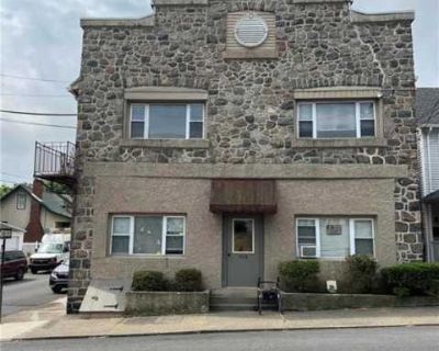 504 Pennsylvania Avenue unit: C. image_url. Granite counters Parking Microwave Internet access Oven Refrigerator Unit Amenities granite counters microwave oven refrigerator Property Amenities parking internet access. 2 Bedroom. 1 Bathroom. 390 ft