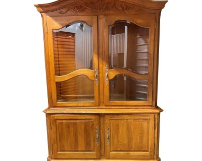 1990s Ethan Allen Legacy China & Display Cabinet