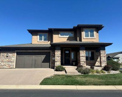 Stunning 3BD 3.5Bath Patio Home in WildWing. image_url. In unit laundry Patio / balcony Stainless steel Gym Fireplace Range Unit Amenities fireplace in unit laundry oven patio / balcony range stainless steel Property Amenities gym. 3 Bedroom. 3.5 Bathroom. 1928 ft