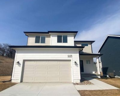 Luxury New Construction Home. Historic, hipster, and family-friendly all at once, there's something for everybody in West Des Moines. In unit laundry Patio / balcony Pet friendly New construction Garage Stainless steel Unit Amenities in unit laundry patio / balcony stainless steel Property Amenities pet friendly on-site laundry parking garage new construction cats allowed dogs allowed. Pets all...