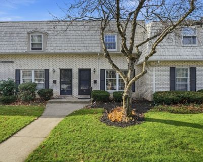 2 Bedroom 1BA 986 ft Condo For Sale in Agawam, MA