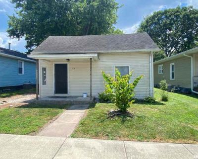 2 Bedroom 1BA 864 ft Single Family Home For Sale in RIVERTON, IL