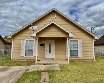 3 Bedroom 1BA 1200 ft Single Family House For Sale in Beaumont, TX