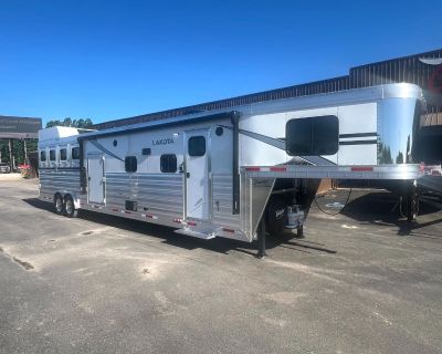 2026 Lakota Trailers 8415 SR Charger Four Horse Living Quarters Trailer Gooseneck Trailers Cuba, MO