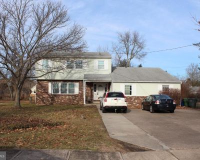 5 Bedroom 2BA 2796 ft Apartment For Rent in Glassboro, NJ