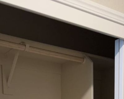 Private room with shared bathroom in House with , Manteca , CA 95337
